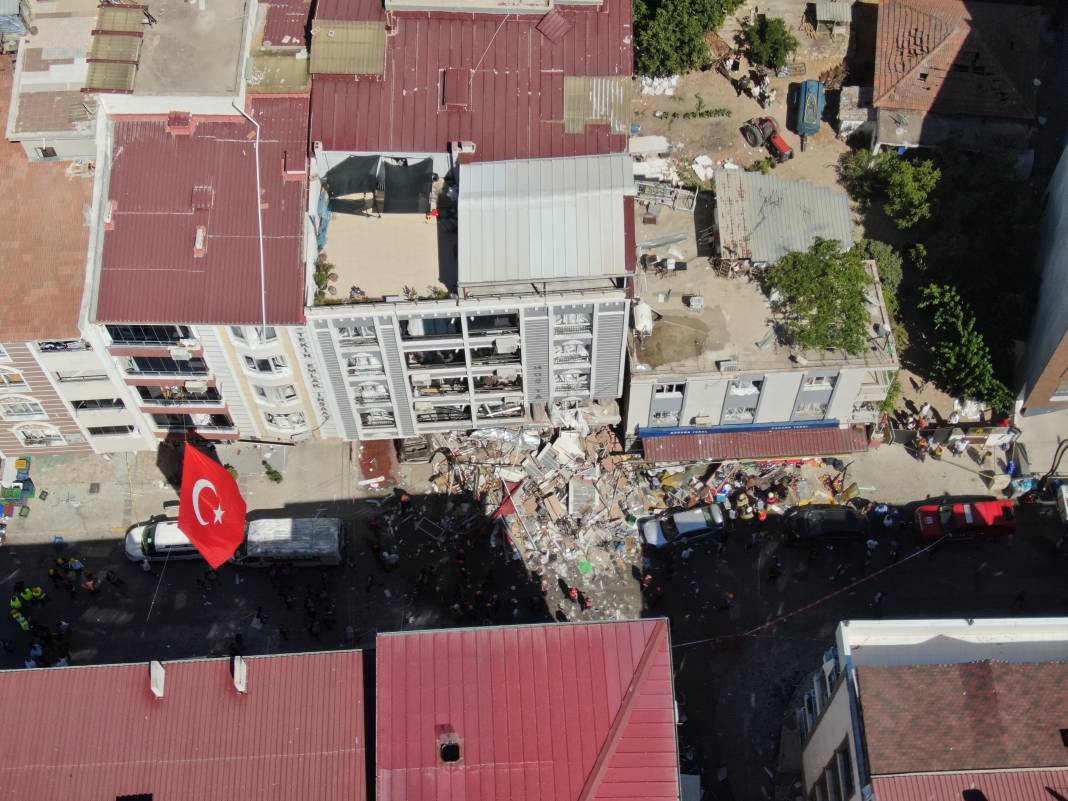 İzmir’deki faciada kahreden detaylar: Kimi kendine ayakkabı bakıyordu kimi pazara gidiyordu 42